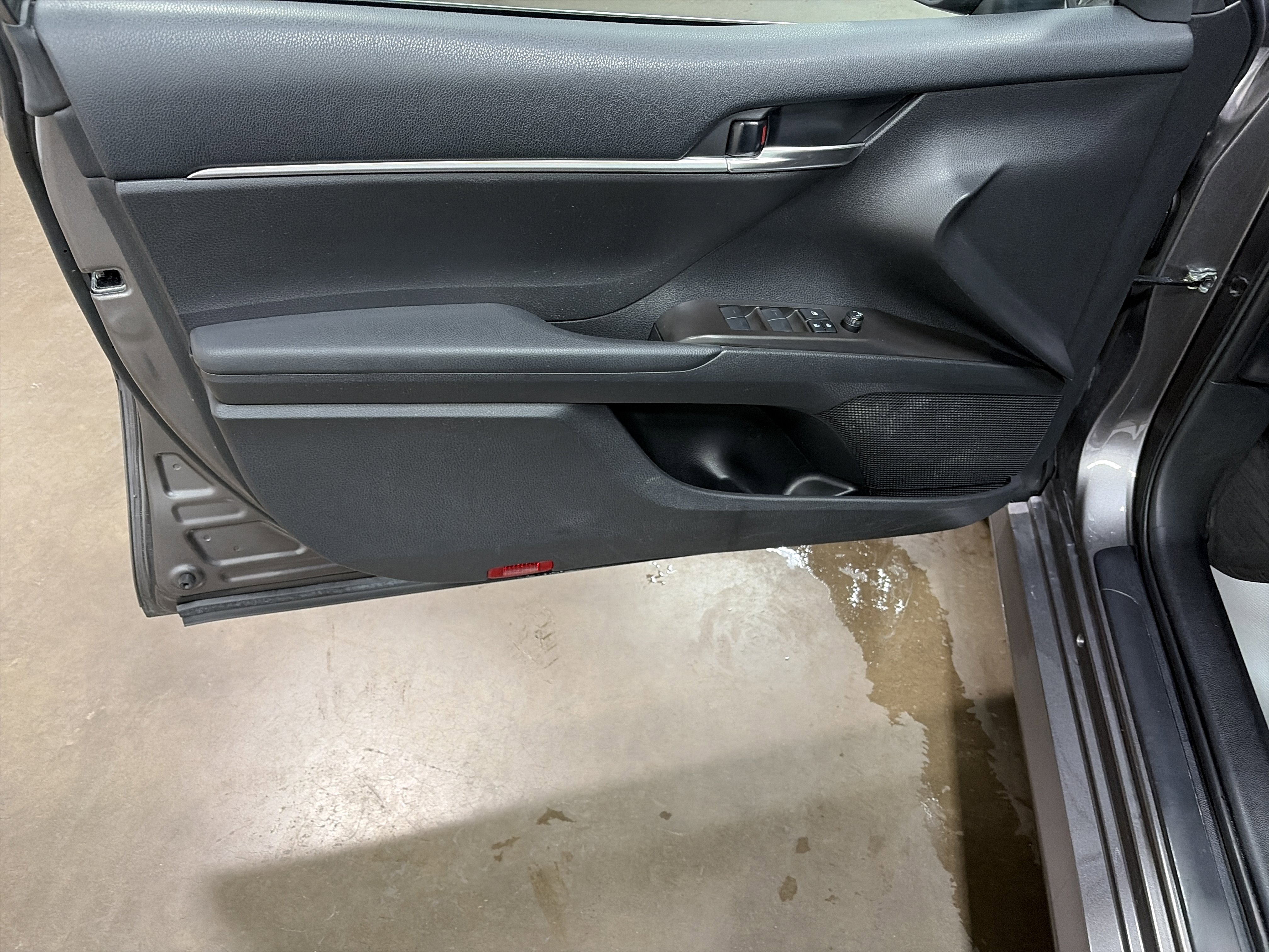 Used 2023 Toyota Camry LE image 11