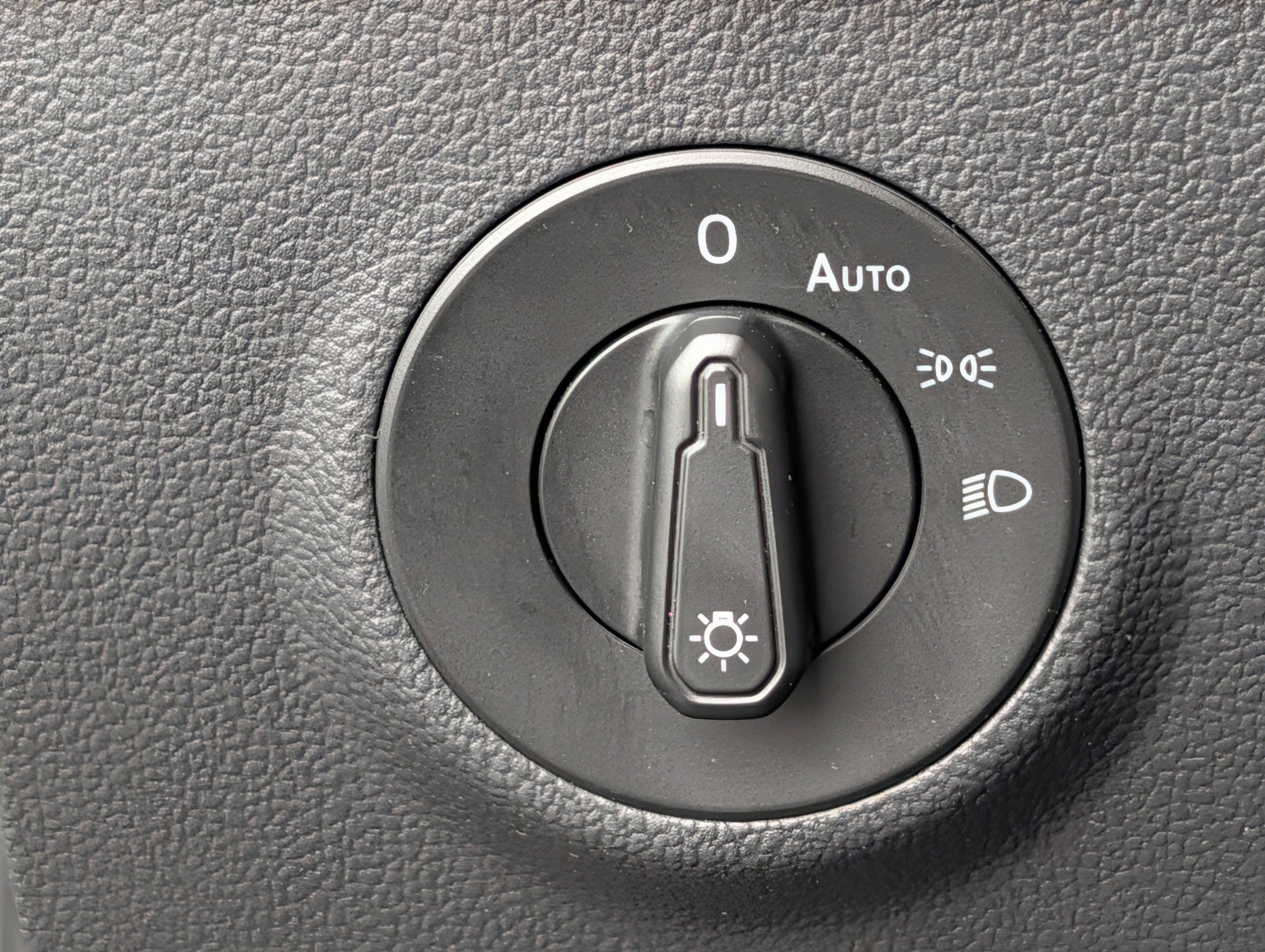 Certified 2024 Volkswagen Taos S FWD image 26