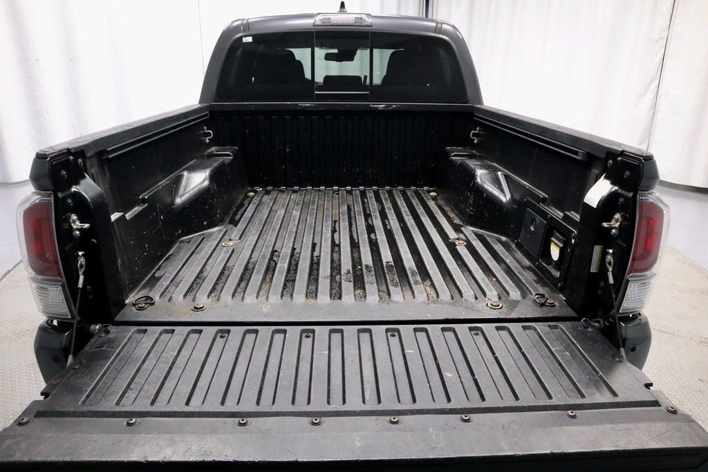 Used 2020 Toyota Tacoma TRD Off-Road w/ Technology Package image 13