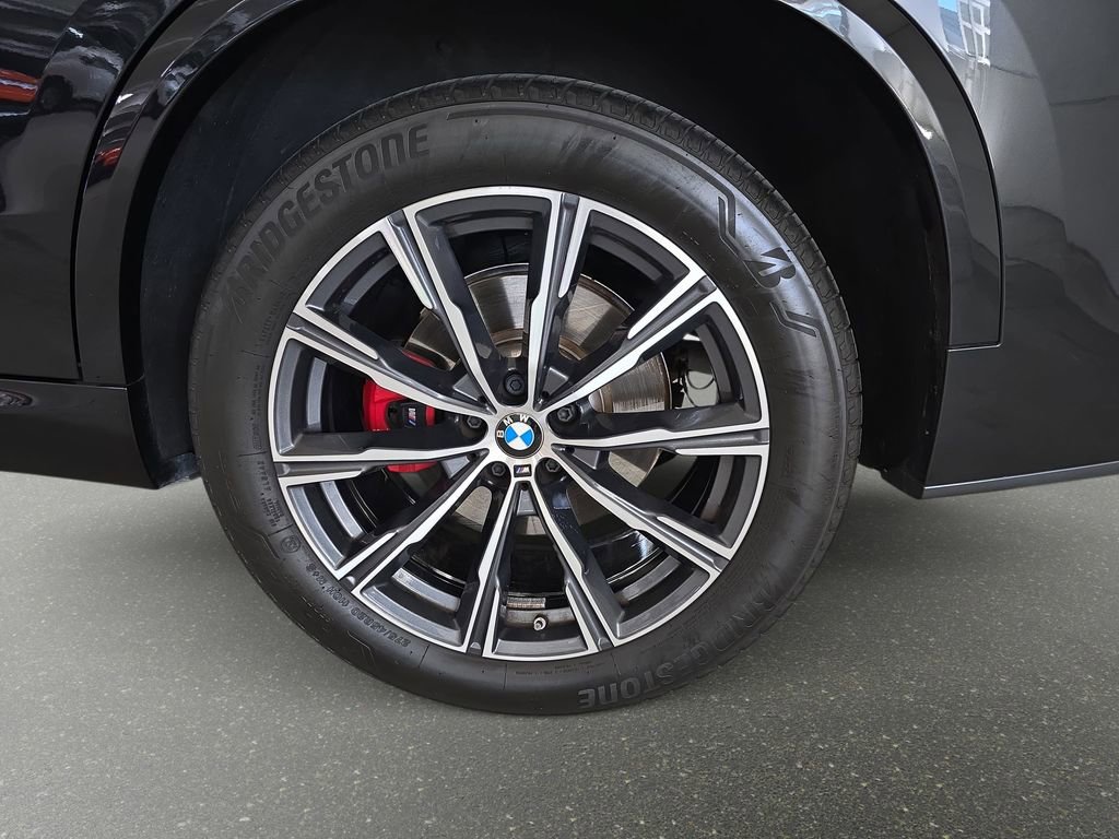 Used 2024 BMW X5 xDrive40i w/ Executive Package image 32