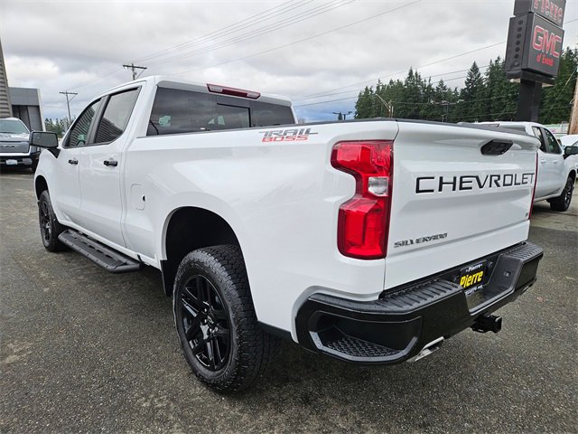 Used 2025 Chevrolet Silverado 1500 LT Trail Boss w/ Convenience Package II image 3