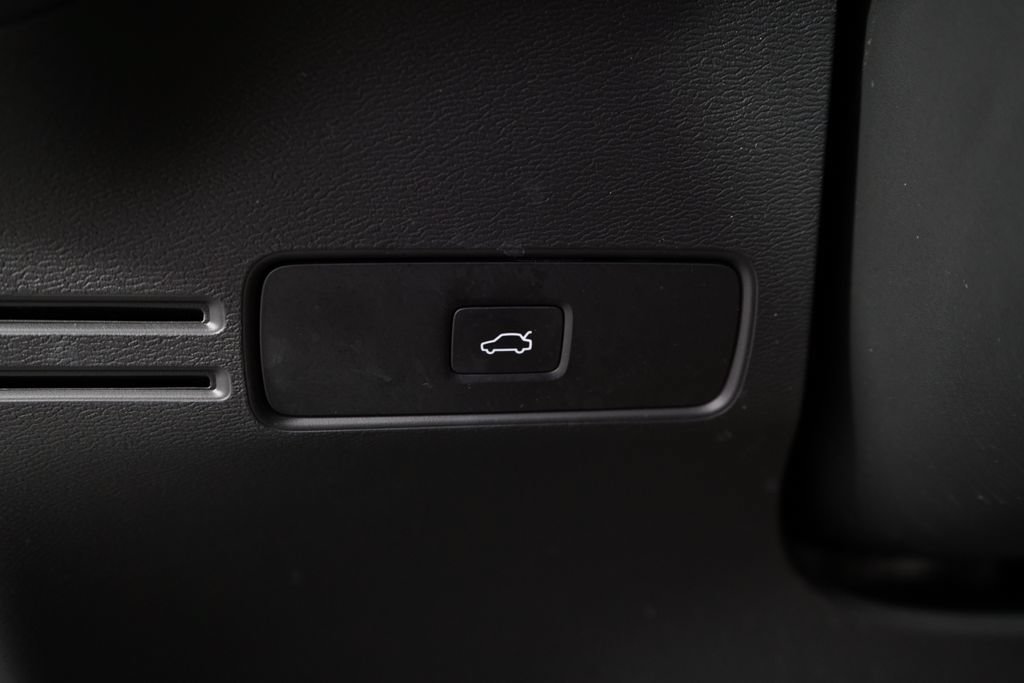 Used 2023 Volvo C40 P8 Recharge Ultimate AWD/4WD image 24