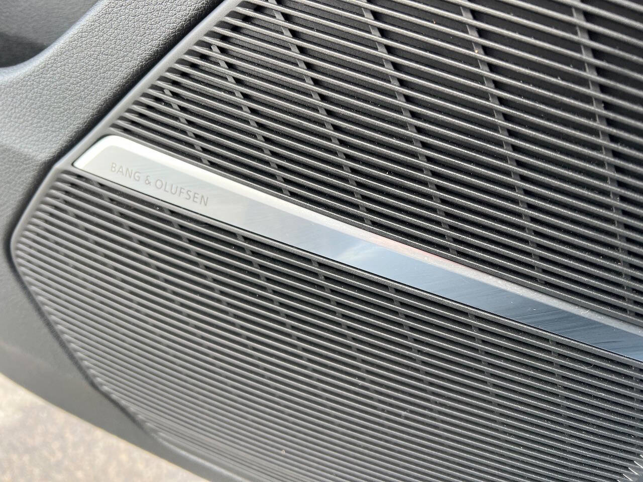 Used 2019 Audi Q8 Prestige image 25