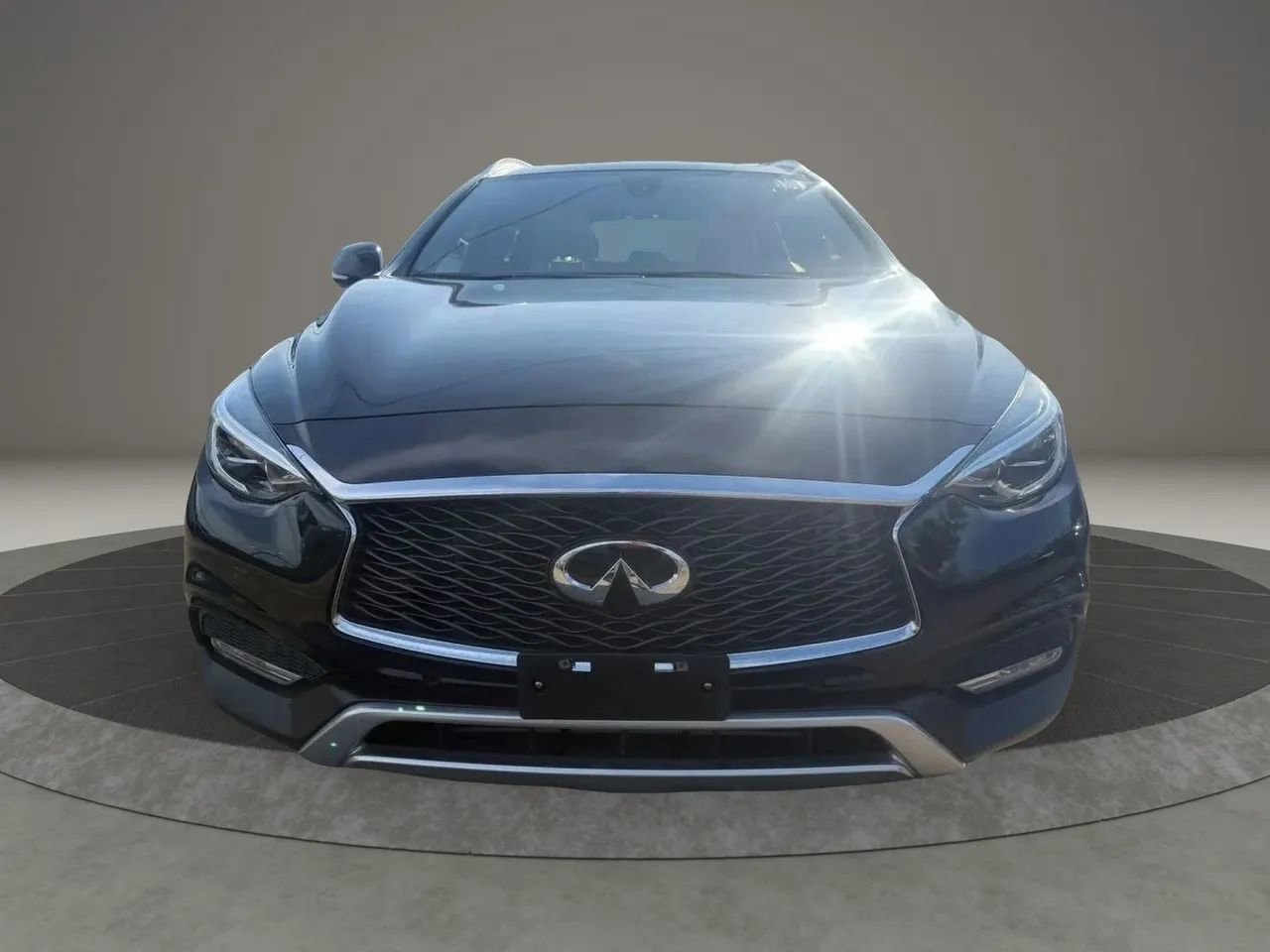 Used 2018 INFINITI QX30 AWD w/ Dark Wood Package image 2