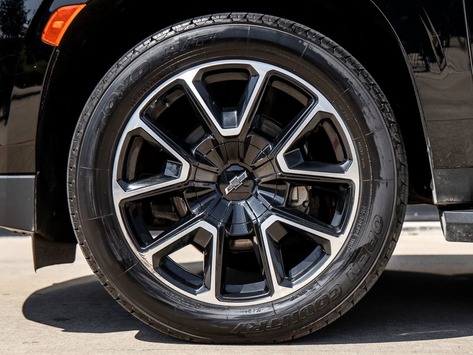 Used 2023 Chevrolet Suburban RST w/ Luxury Package image 11