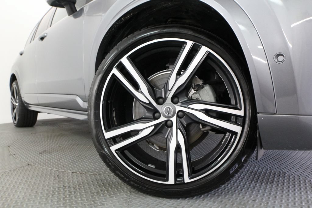 Used 2016 Volvo XC90 T6 R-Design w/ Protection Package Plus AWD/4WD image 19