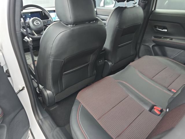 Used 2025 Nissan Kicks SR image 41