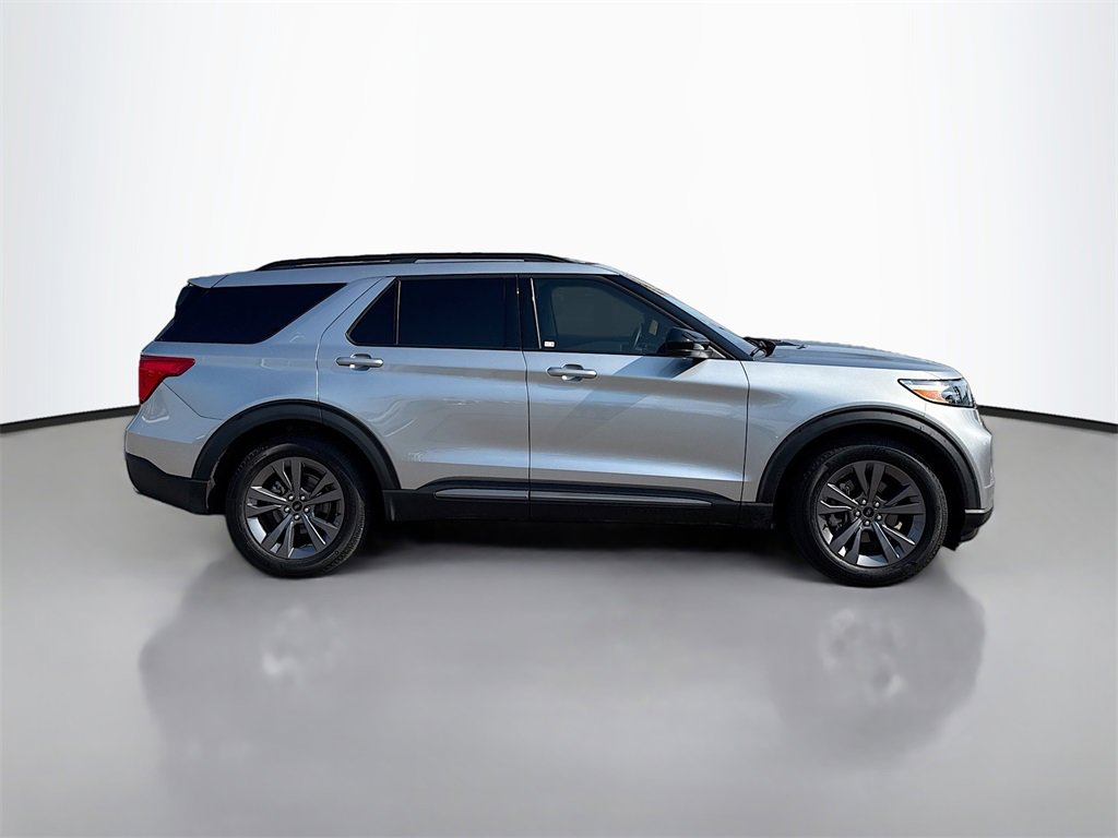 Used 2024 Ford Explorer XLT w/ Equipment Group 202A image 8
