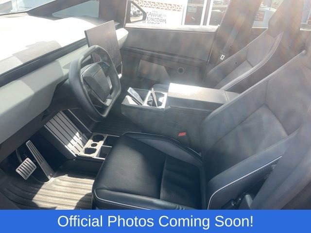 Used 2025 Tesla Cybertruck AWD Crew Cab image 4