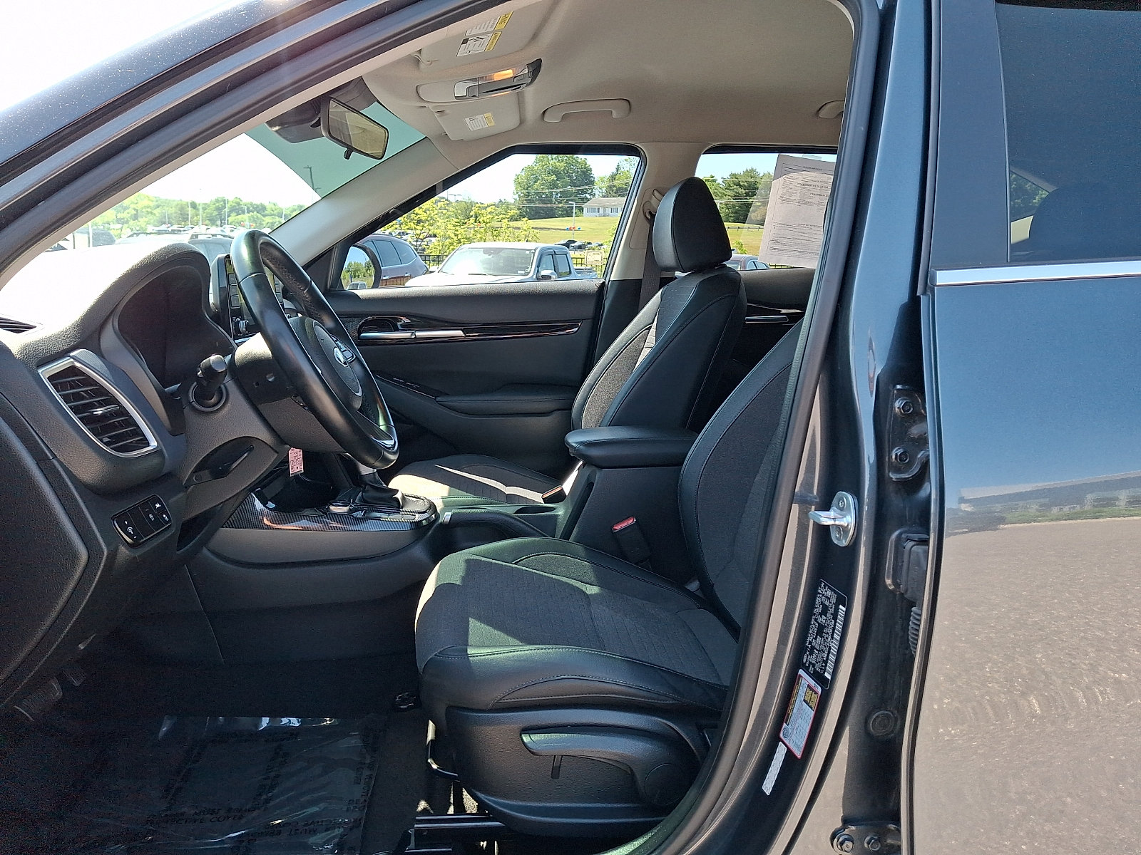 Used 2021 Kia Seltos S AWD/4WD image 14