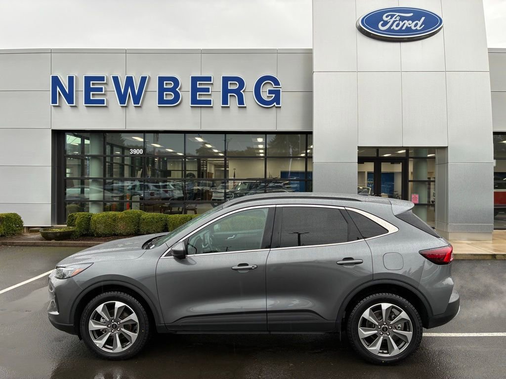 Used 2024 Ford Escape Platinum image 4