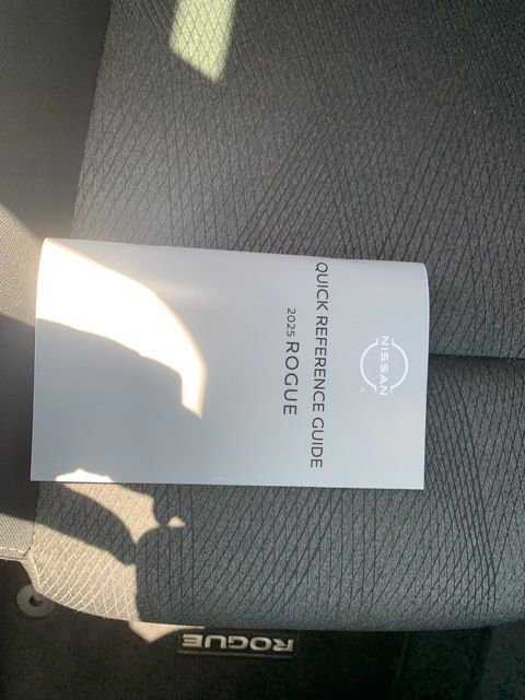 Used 2025 Nissan Rogue SV image 30