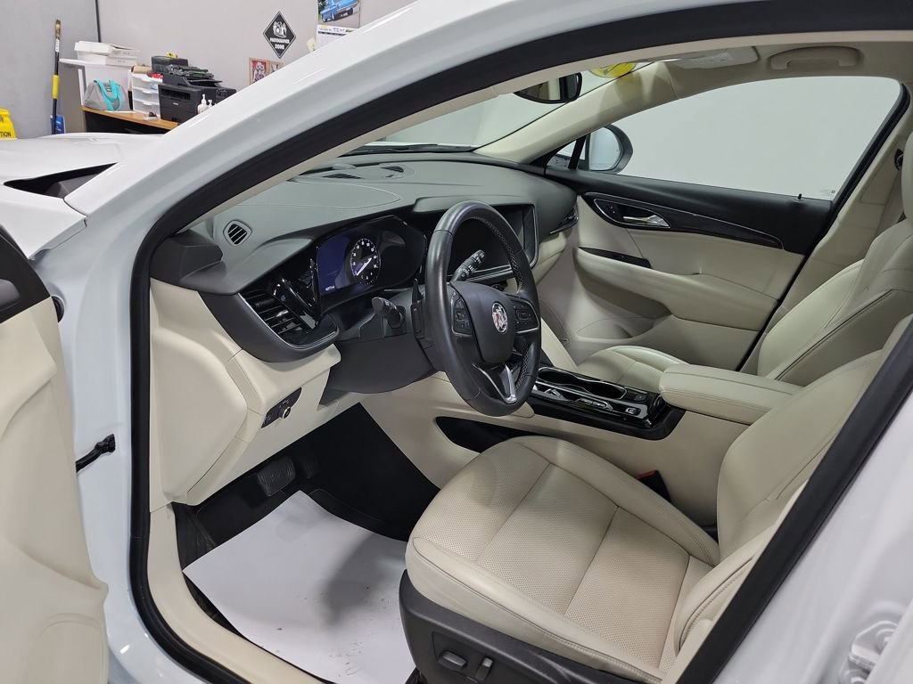 Used 2022 Buick Envision Essence w/ Safety Package image 27