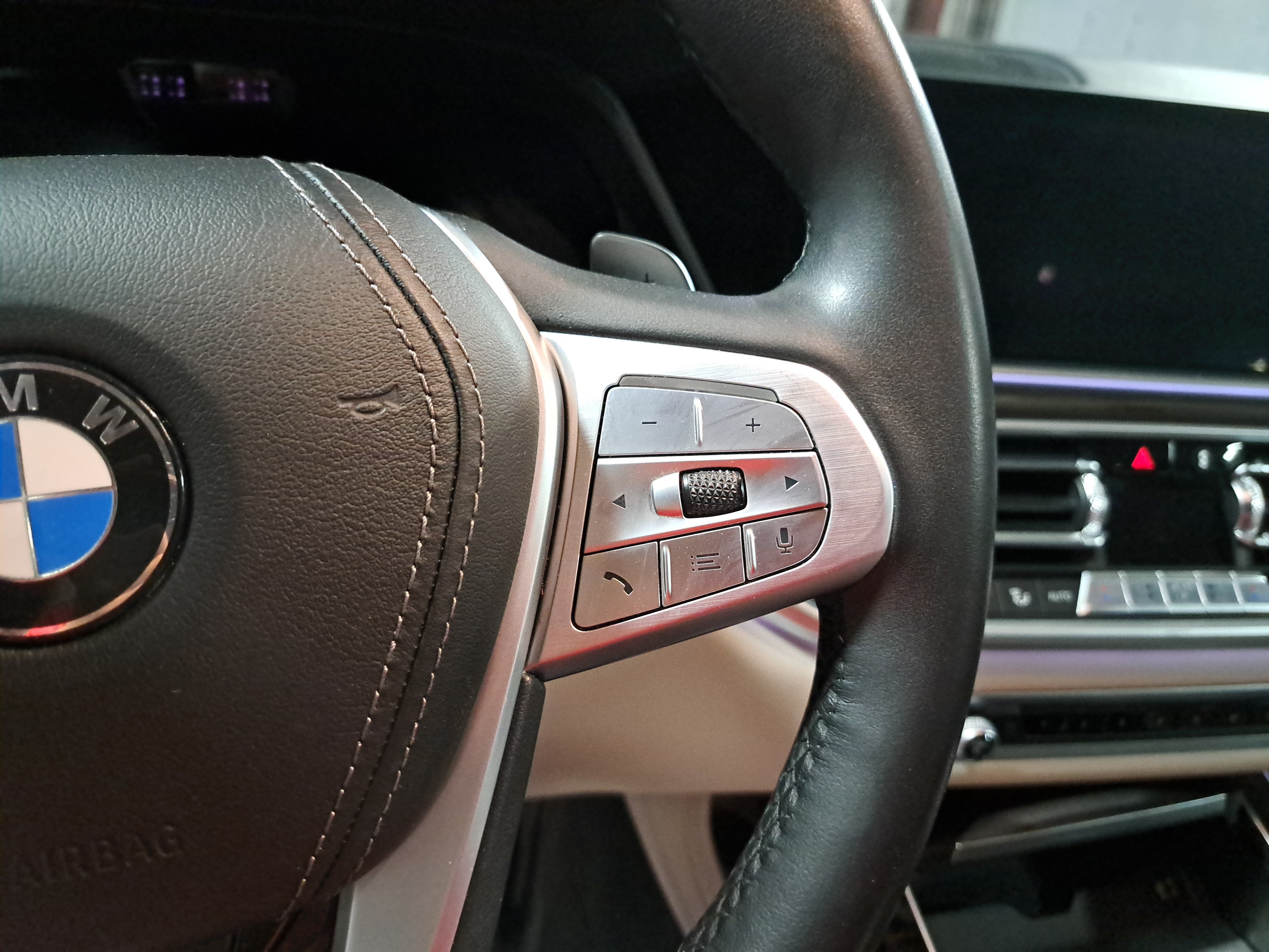 Used 2020 BMW X7 xDrive40i w/ Executive Package AWD/4WD image 18
