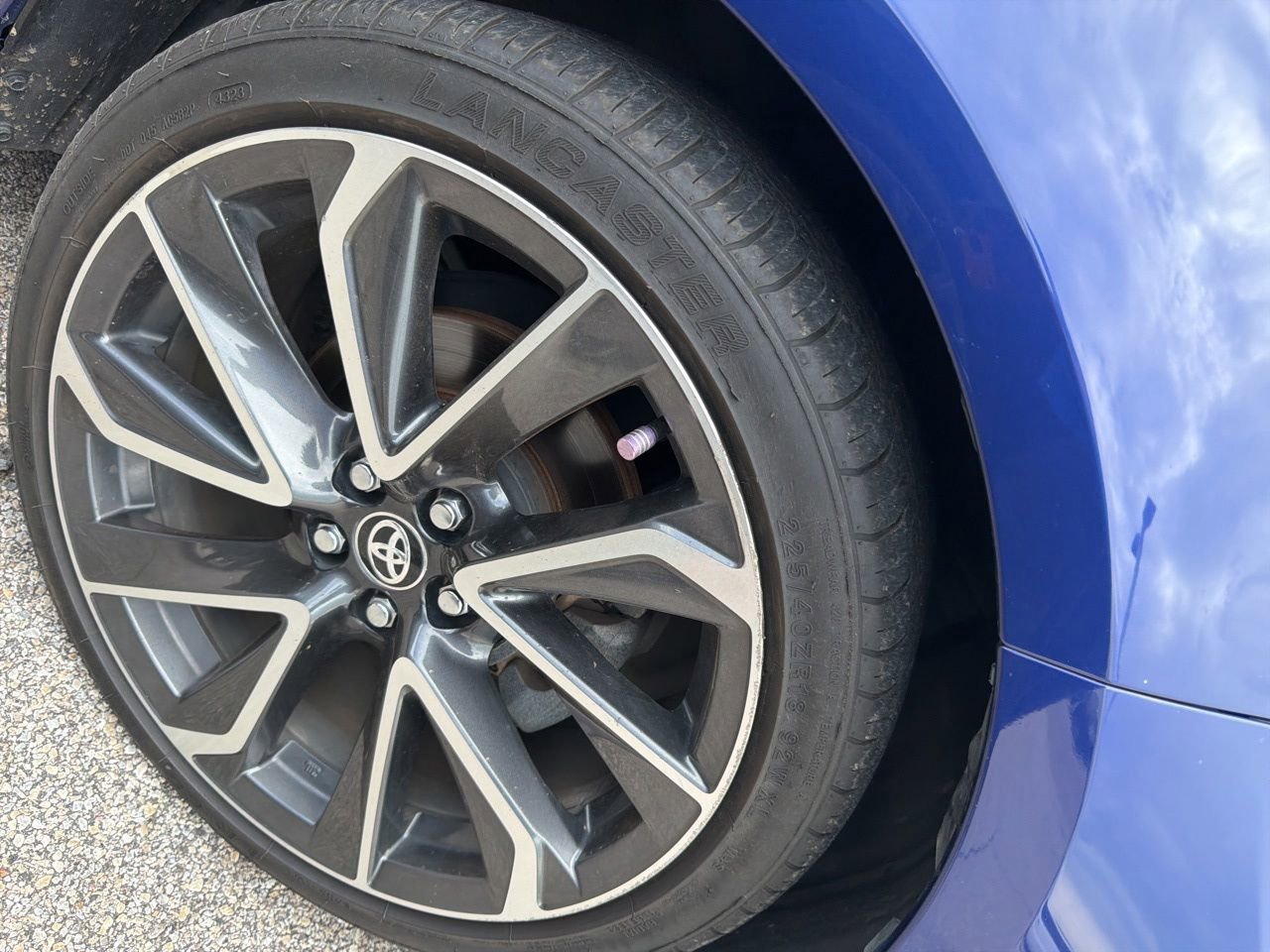 Used 2020 Toyota Corolla XSE FWD image 13