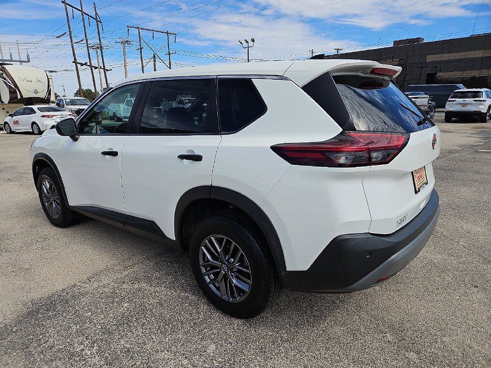 Used 2022 Nissan Rogue S AWD/4WD image 4