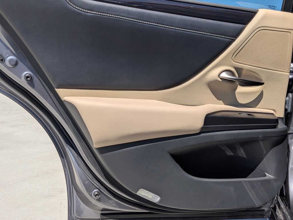 Used 2020 Lexus ES 350 w/ Premium Package image 26