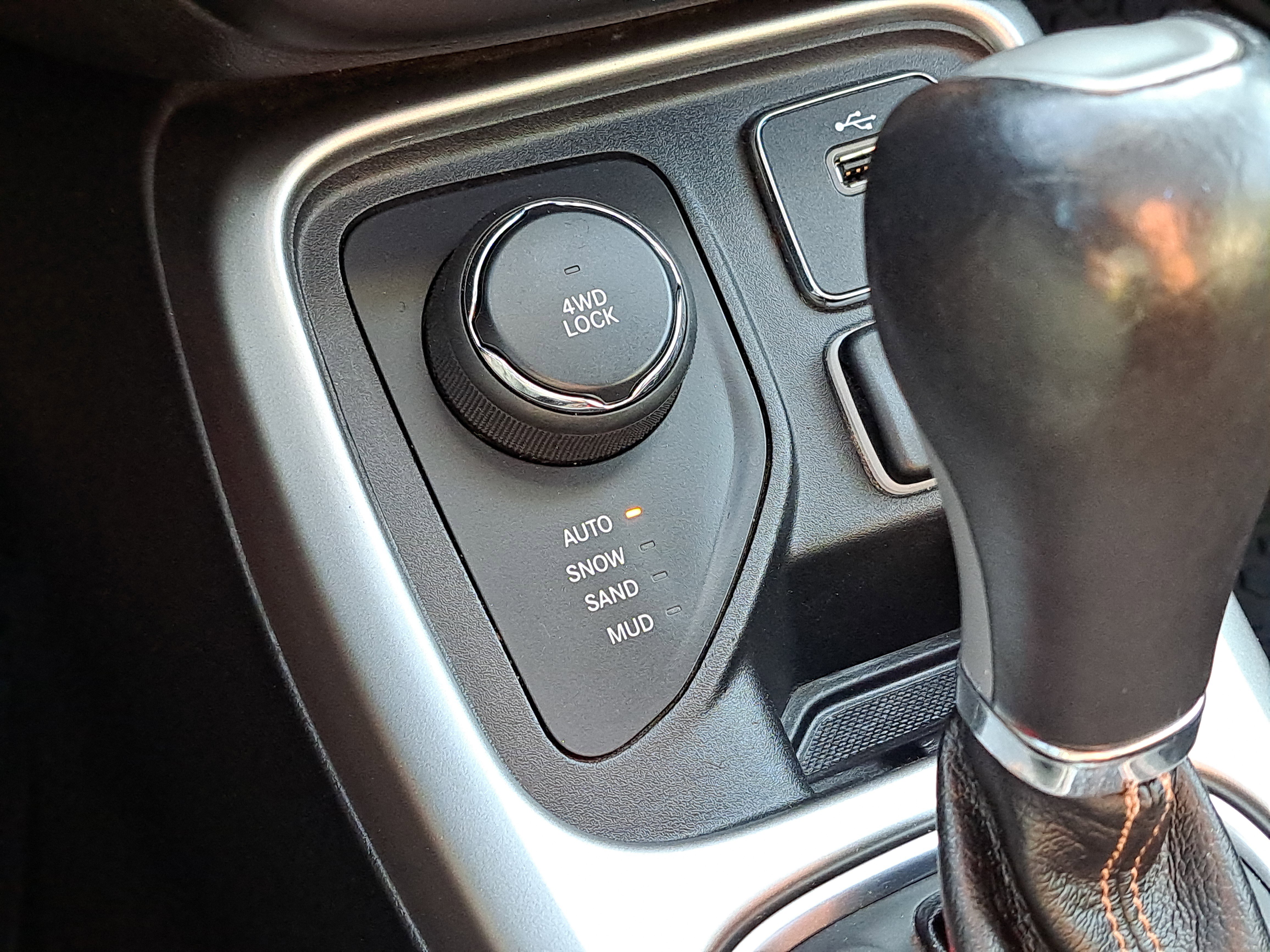 Used 2018 Jeep Compass Latitude w/ Popular Equipment Group image 23