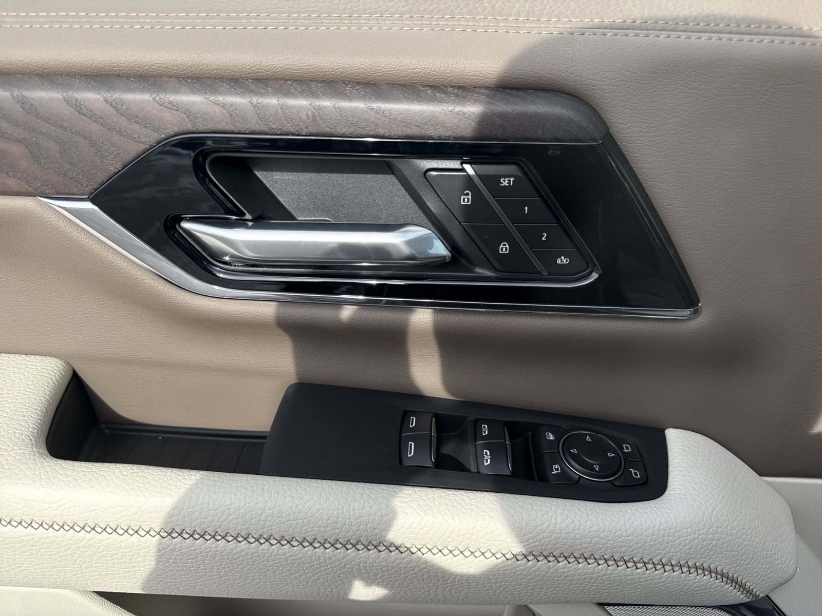 New 2026 GMC Yukon XL Denali w/ LPO, Floor Liner Package image 15