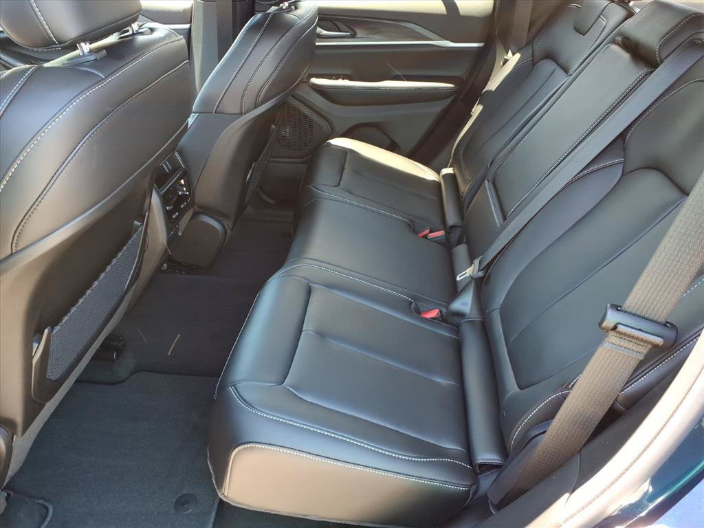 New 2026 Jeep Grand Cherokee Limited AWD/4WD image 13