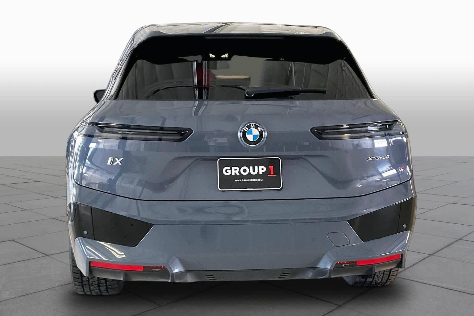 Used 2024 BMW iX xDrive50 w/ Sport Package AWD/4WD image 4