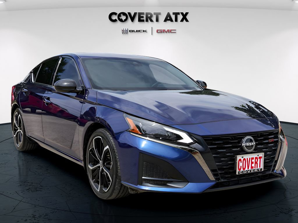 Used 2023 Nissan Altima 2.5 SR w/ SR Premium Package FWD image 9