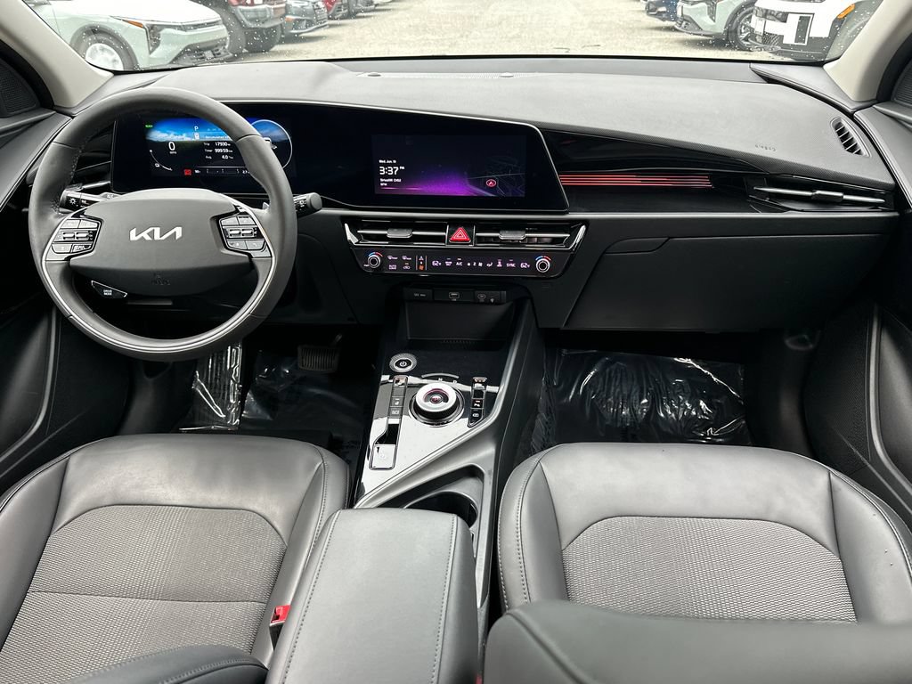 Certified 2023 Kia Niro Wind w/ Wind Preserve Package FWD image 17
