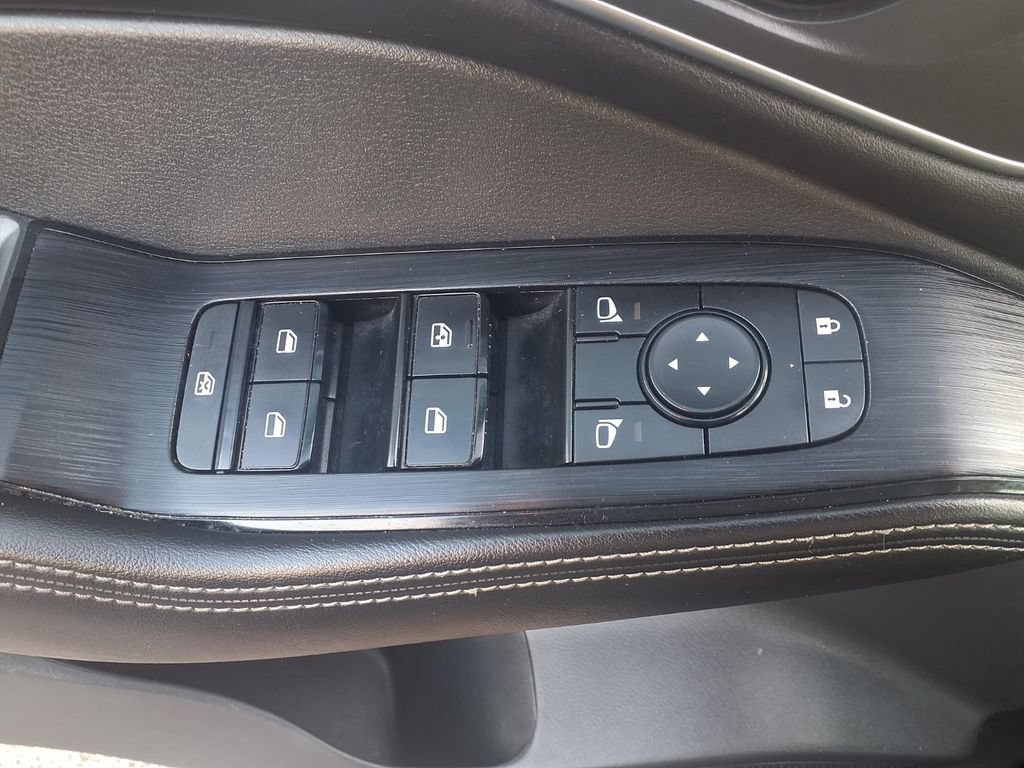 Used 2021 Nissan Rogue SV w/ Premium Package FWD image 13