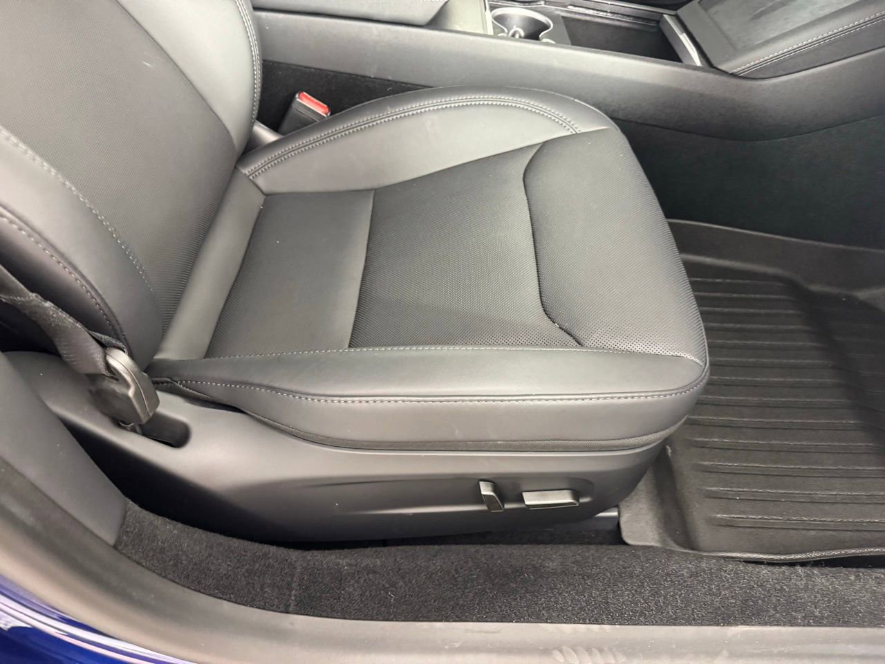 Used 2024 Tesla Model 3 Standard Range RWD image 41