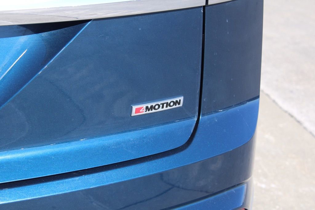 Used 2022 Volkswagen Atlas Cross Sport SEL Premium R-Line image 9