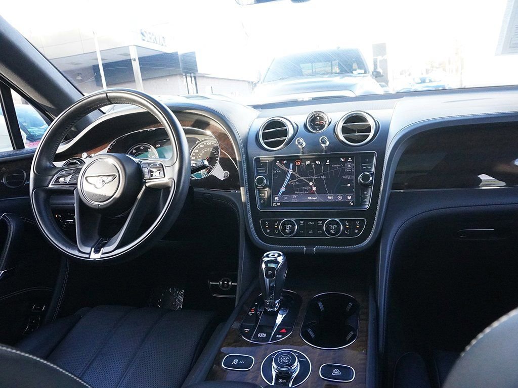 Used 2019 Bentley Bentayga AWD/4WD image 34