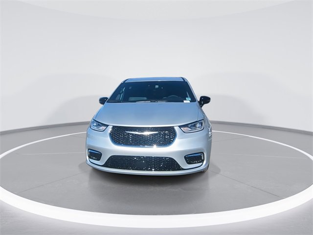 New 2026 Chrysler Pacifica Select image 3