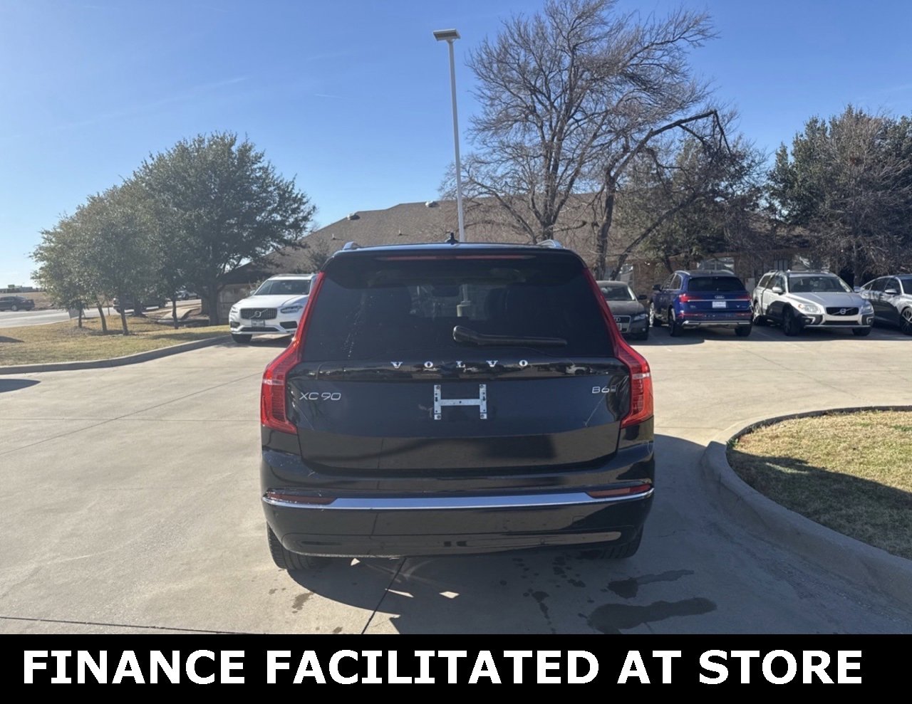 Certified 2024 Volvo XC90 B6 Ultimate w/ Lounge Package image 7