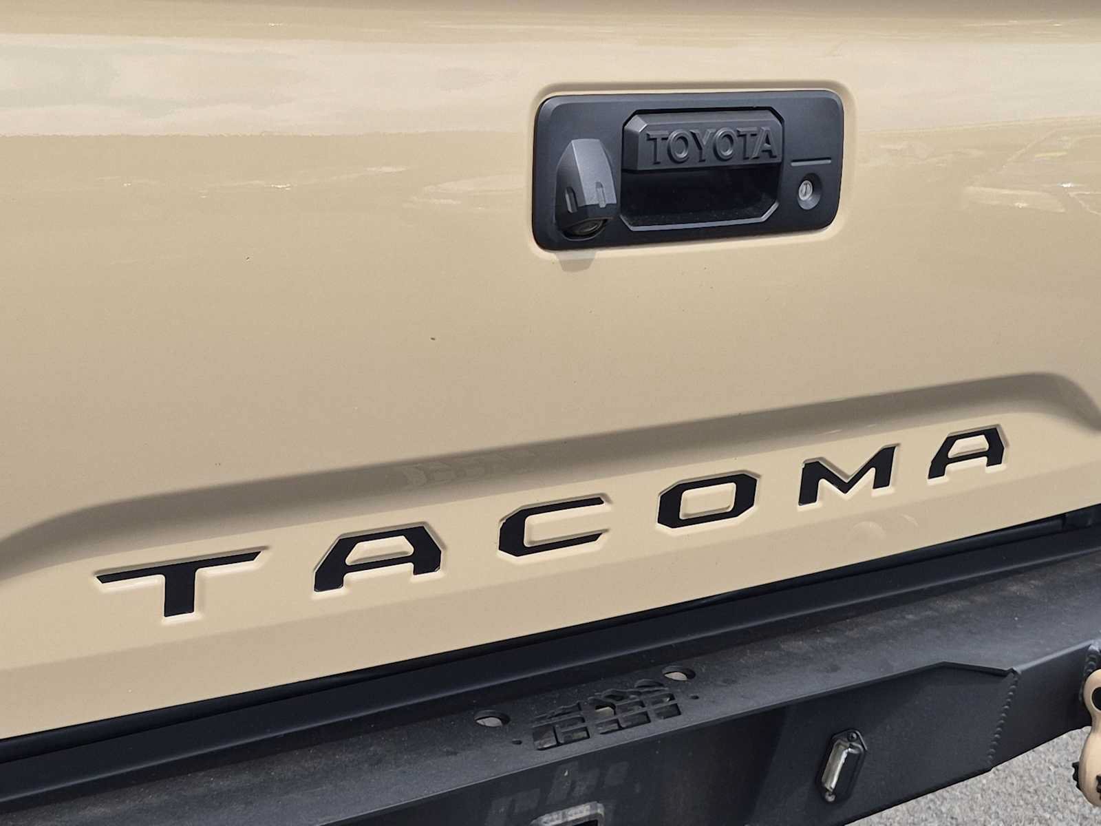 Used 2017 Toyota Tacoma TRD Off-Road w/ Tow Package AWD/4WD image 13