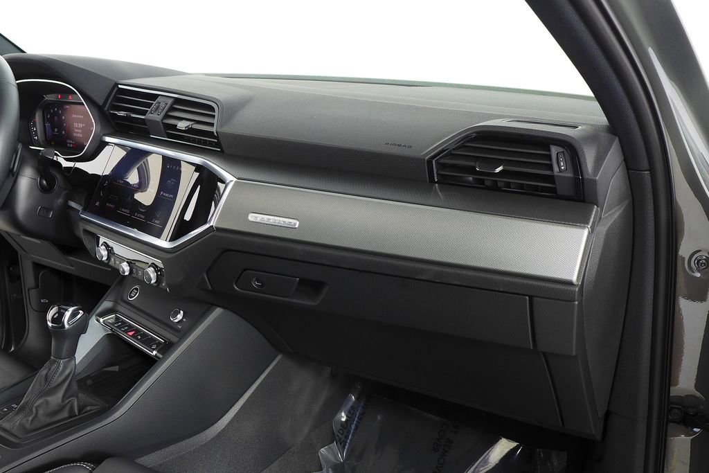 Used 2025 Audi Q3 2.0T Premium w/ Convenience Package AWD/4WD image 14