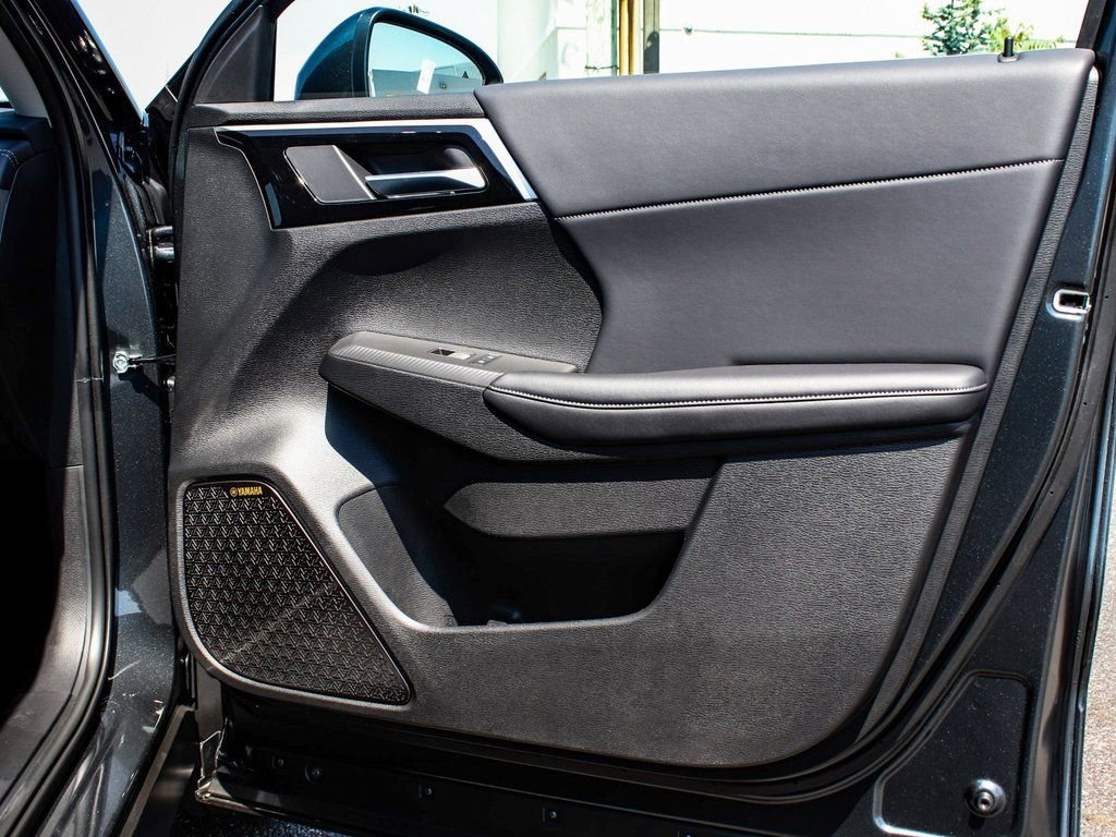 New 2025 Mitsubishi Outlander SE image 13