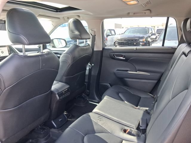 Used 2026 Toyota Highlander XLE AWD/4WD image 5