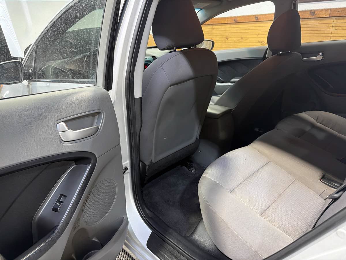 Used 2018 Kia Forte LX FWD image 21