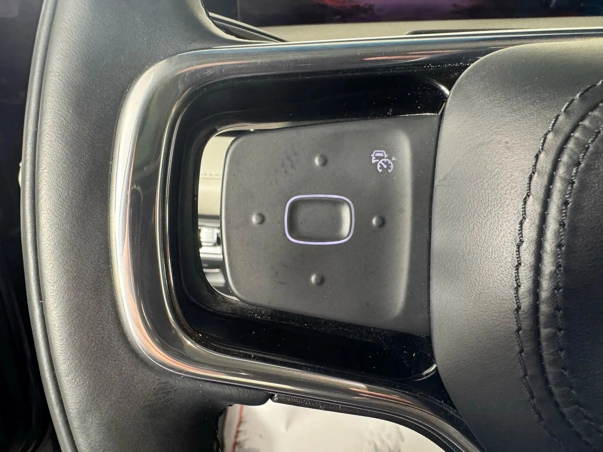 Used 2024 Lincoln Nautilus Reserve w/ Equipment Group 202A image 15