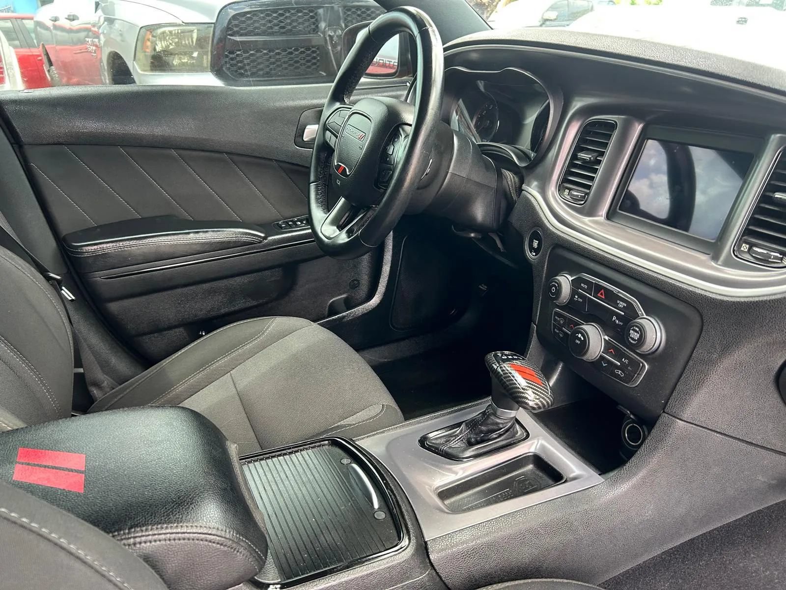 Used 2019 Dodge Charger SXT w/ Blacktop Package RWD image 15