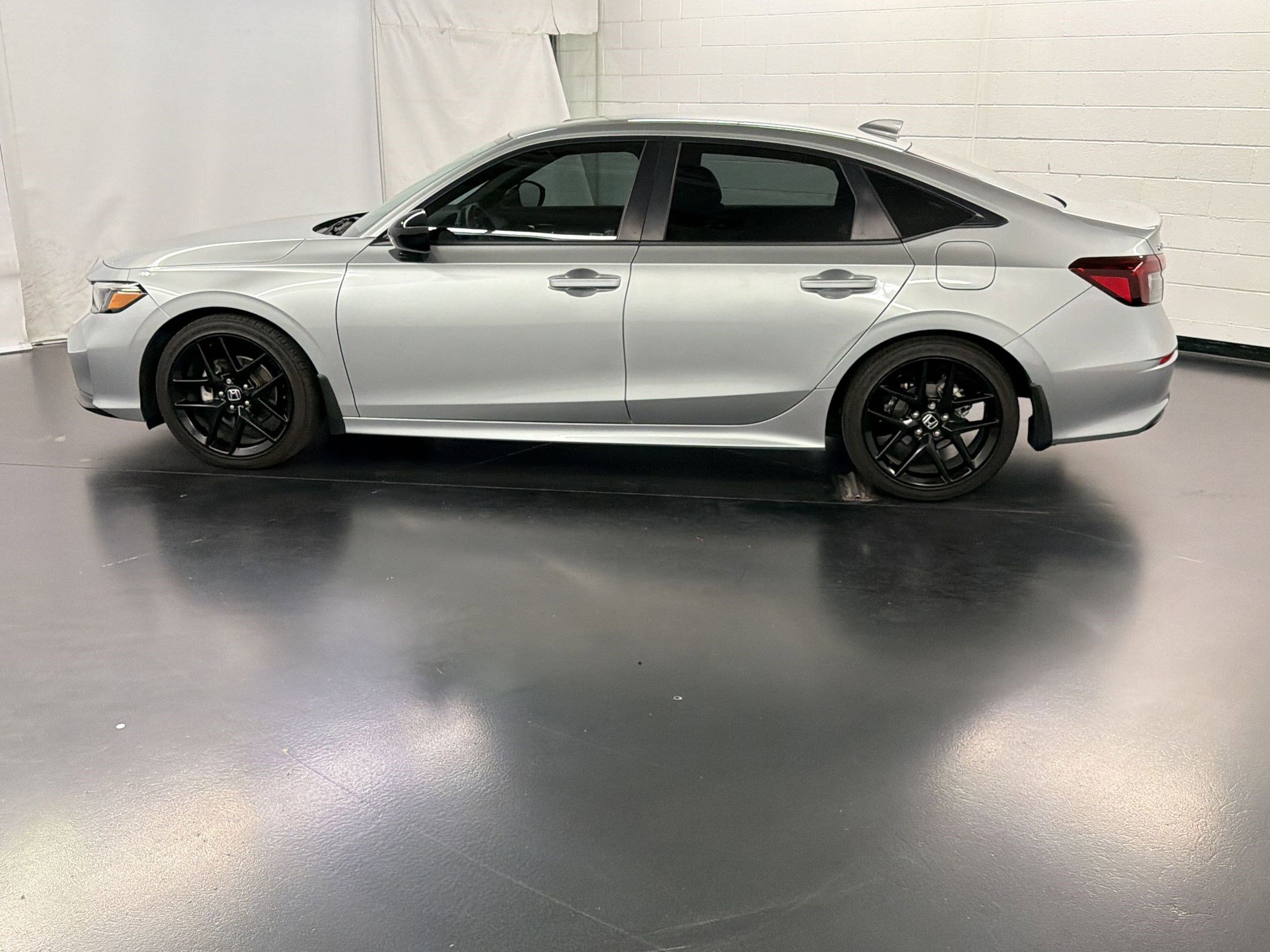 Certified 2025 Honda Civic Sport image 2