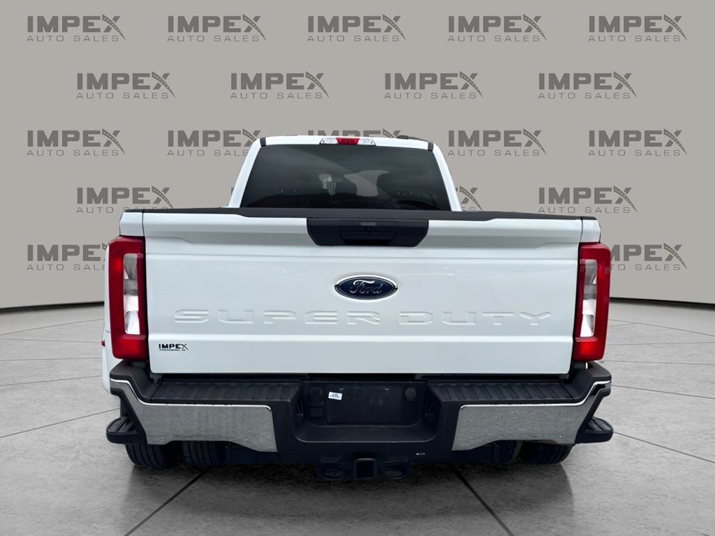 Used 2025 Ford F350 XLT AWD/4WD image 4