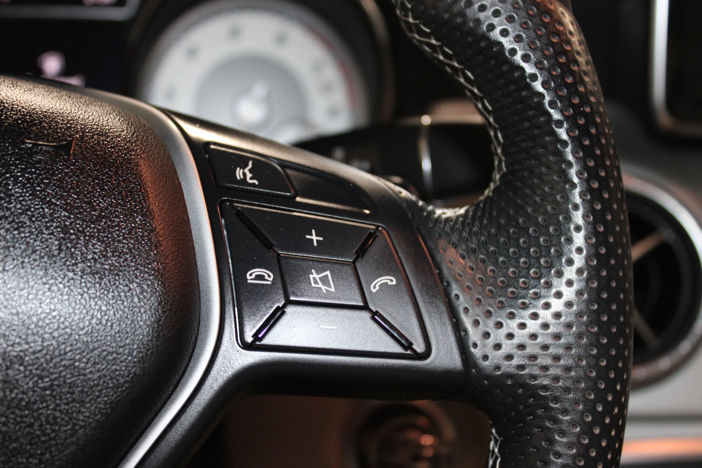 Used 2014 Mercedes-Benz CLA 250 image 12