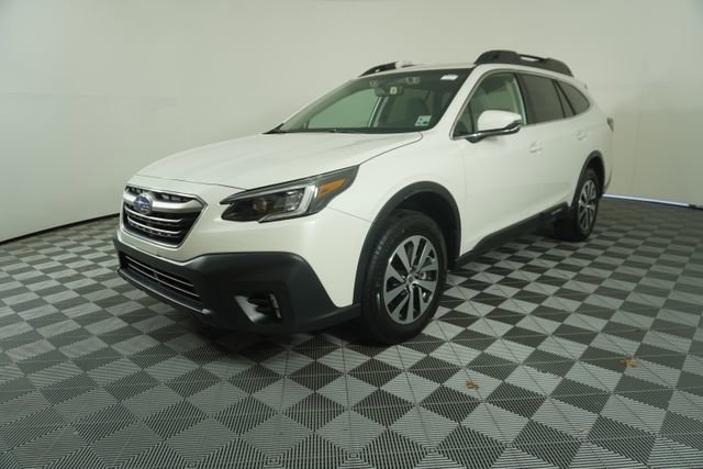 Used 2022 Subaru Outback Premium image 3