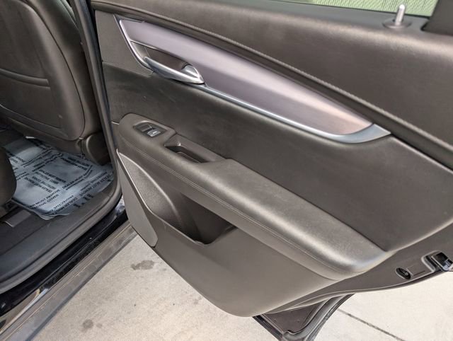 Used 2017 Cadillac XT5 Luxury image 30