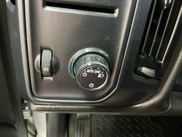 Used 2018 Chevrolet Silverado 1500 Custom w/ Custom Value Package image 21