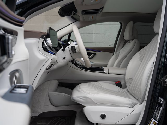 Used 2023 Mercedes-Benz EQE 500 4MATIC SUV image 16