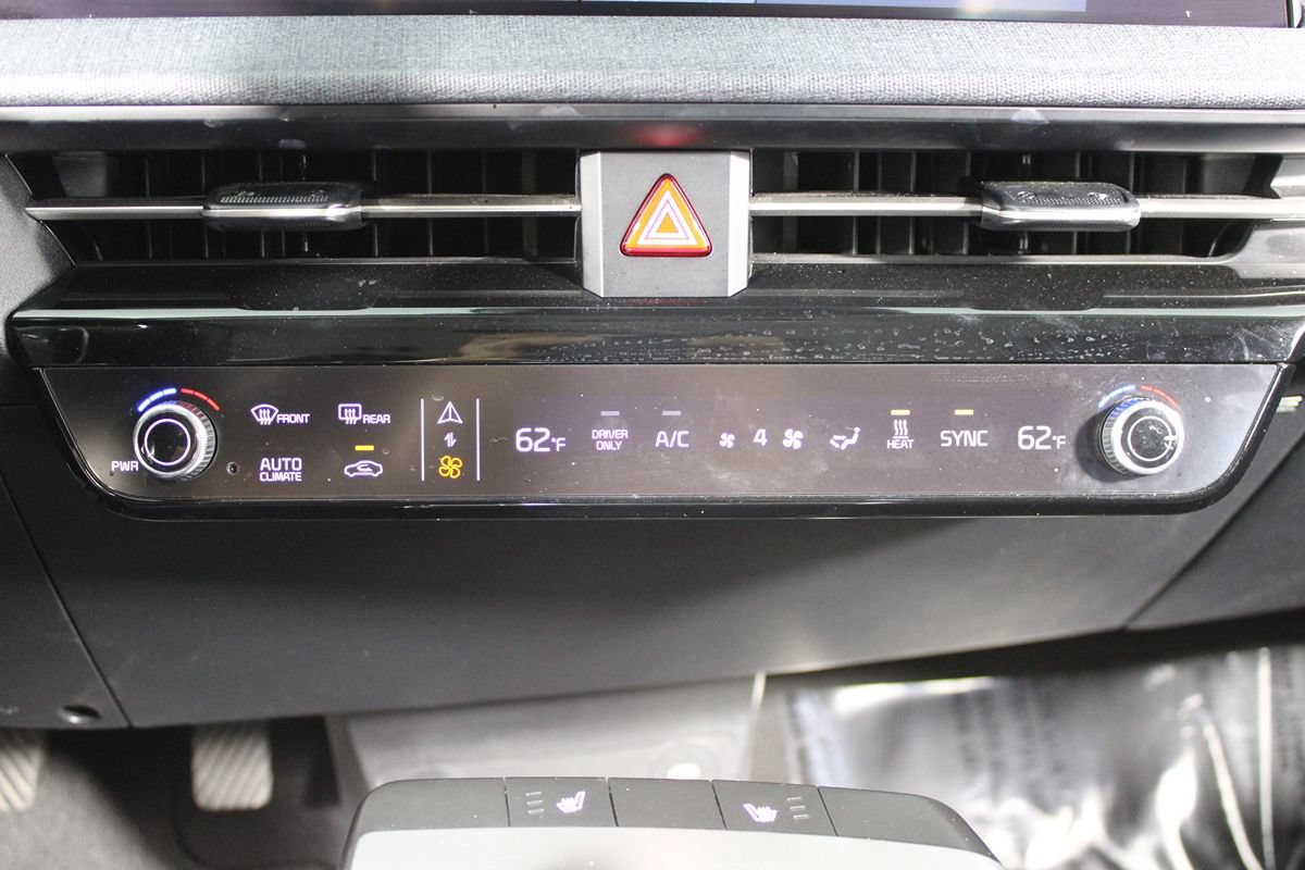 Used 2024 Kia EV6 Light RWD image 15