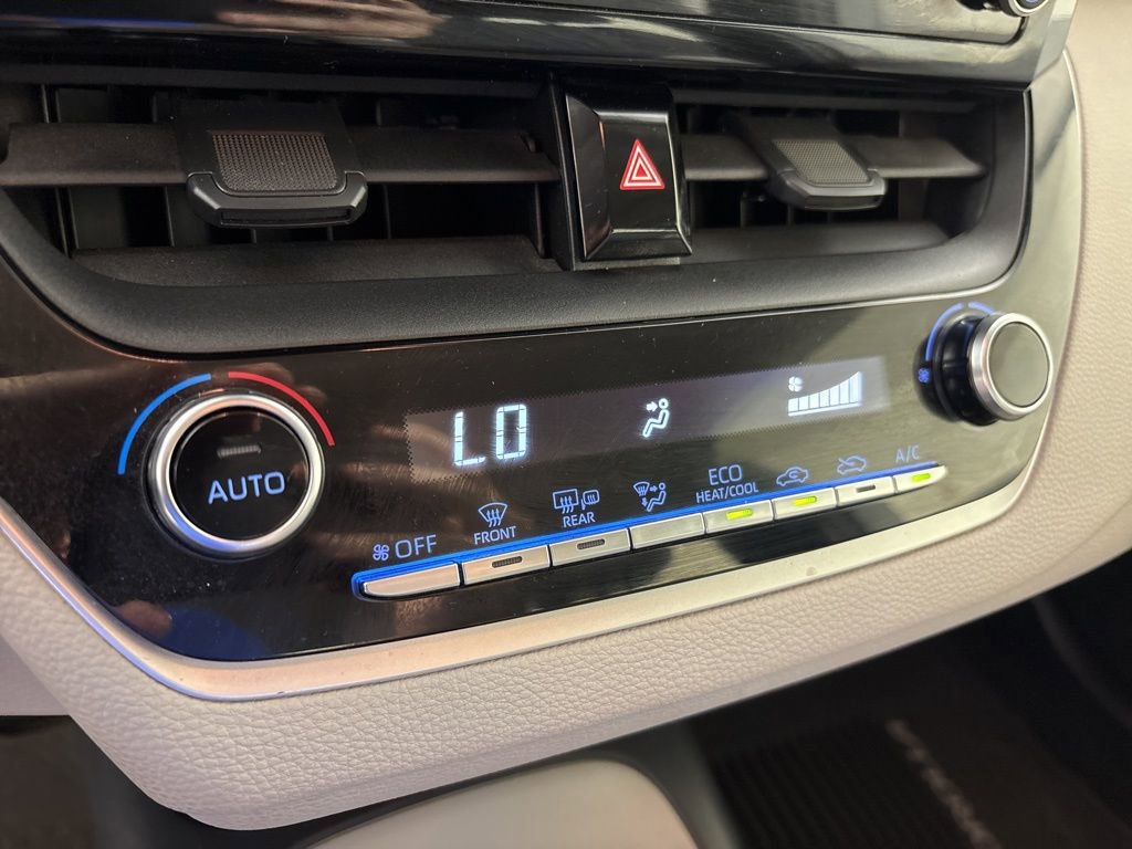 Used 2020 Toyota Corolla LE FWD image 37