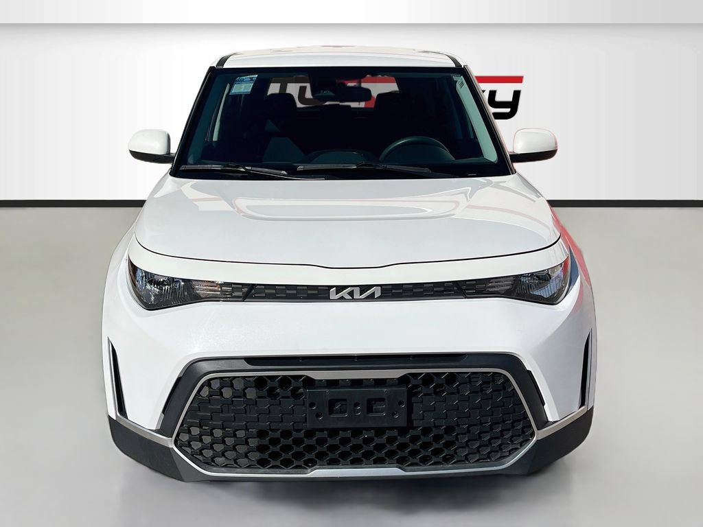 Used 2024 Kia Soul LX w/ Option Group 015 FWD image 2